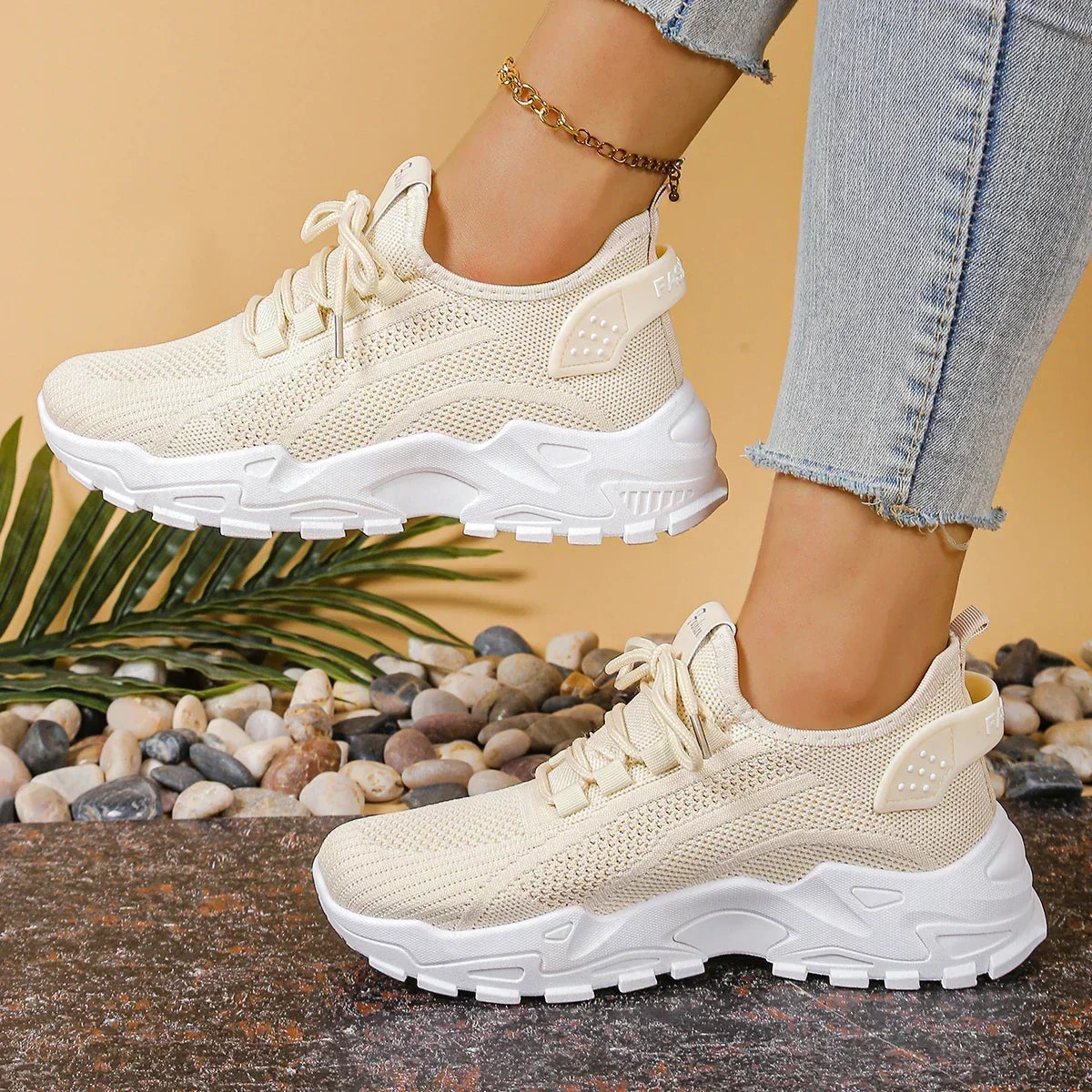 Greta | Sneakers in maglia con suola alta - Crema