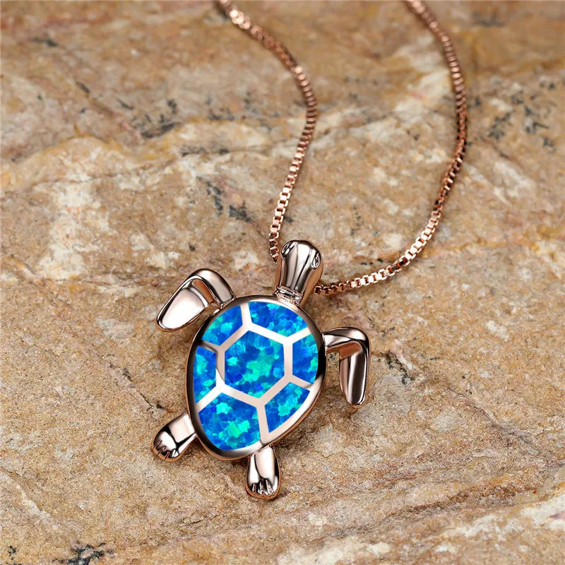 Tosca | Collana con ciondolo tartaruga in opale verde