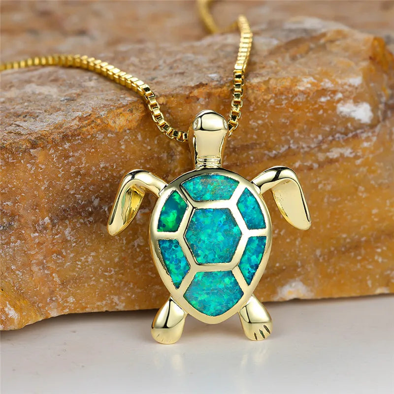Tosca | Collana con ciondolo tartaruga in opale verde