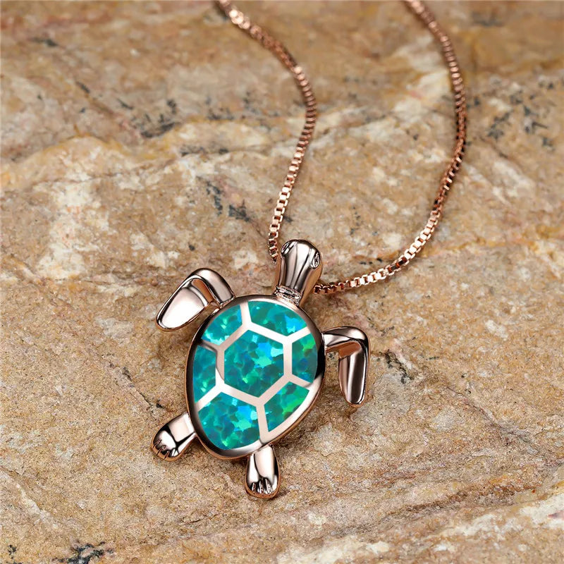 Tosca | Collana con ciondolo tartaruga in opale verde