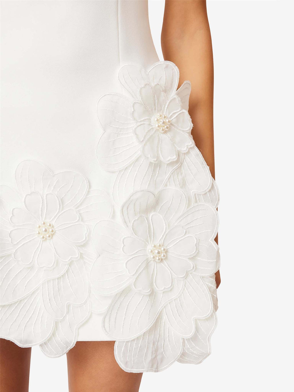 Bettina, vestito corto senza maniche con fiori in rilievo, bianco