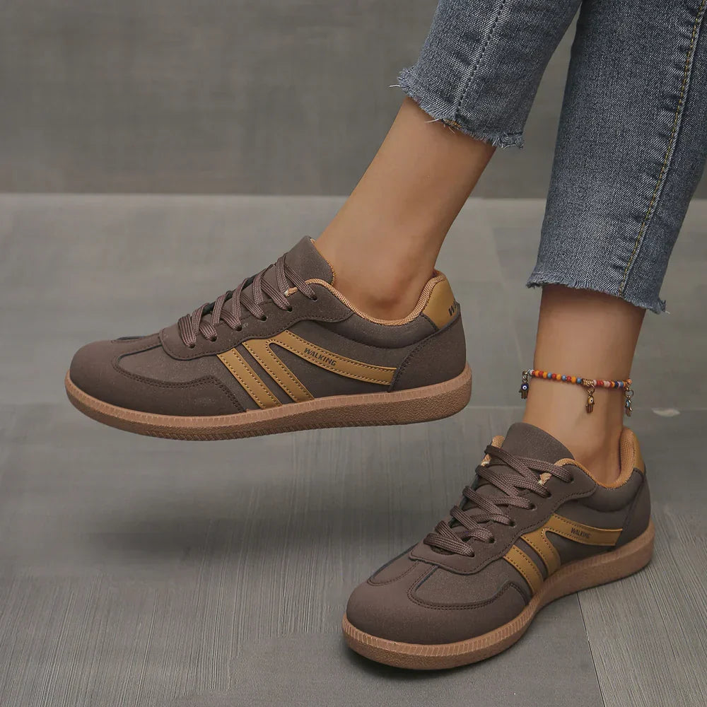Delia | Sneakers basse con doppia banda laterale - Marrone cioccolato