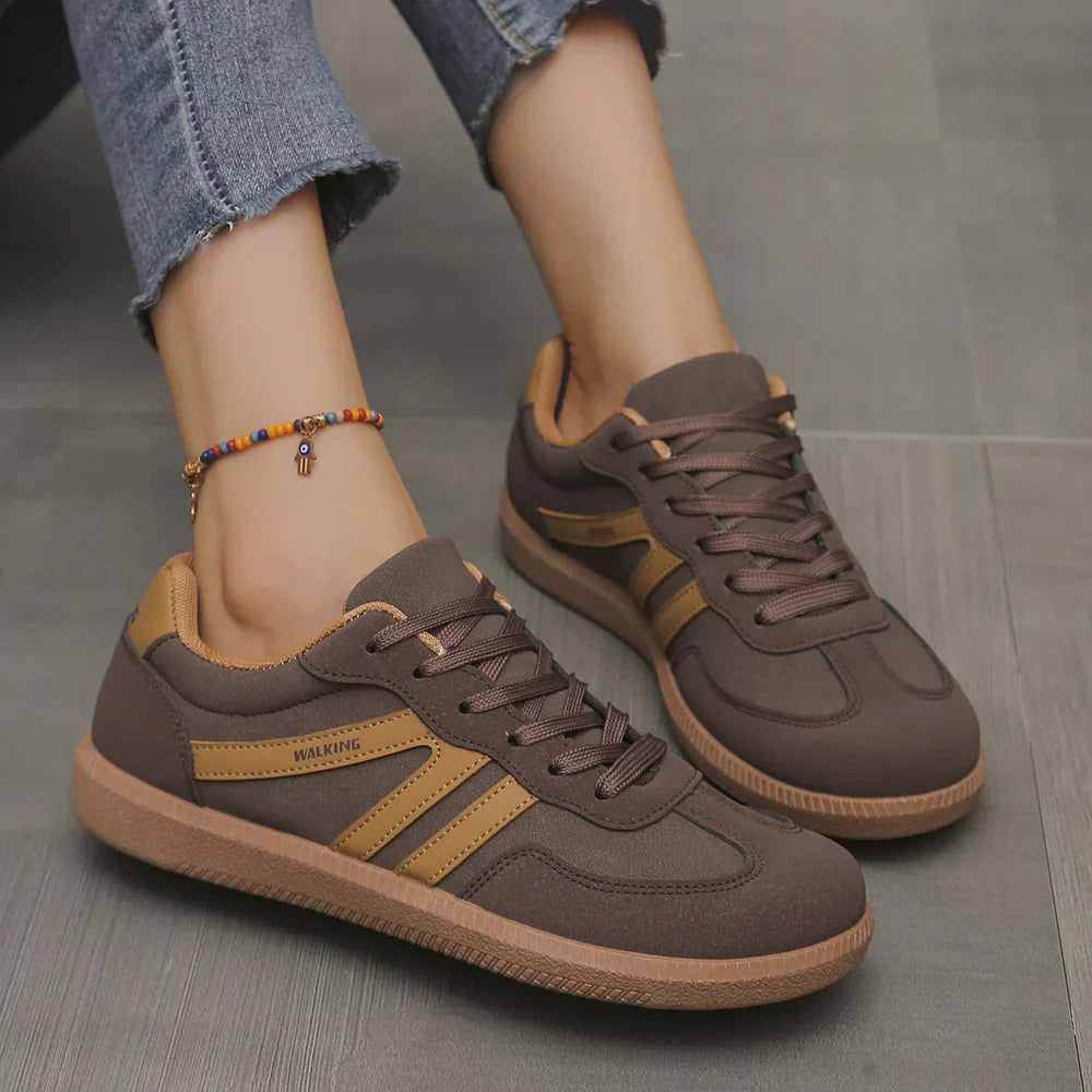 Delia | Sneakers basse con doppia banda laterale - Marrone cioccolato