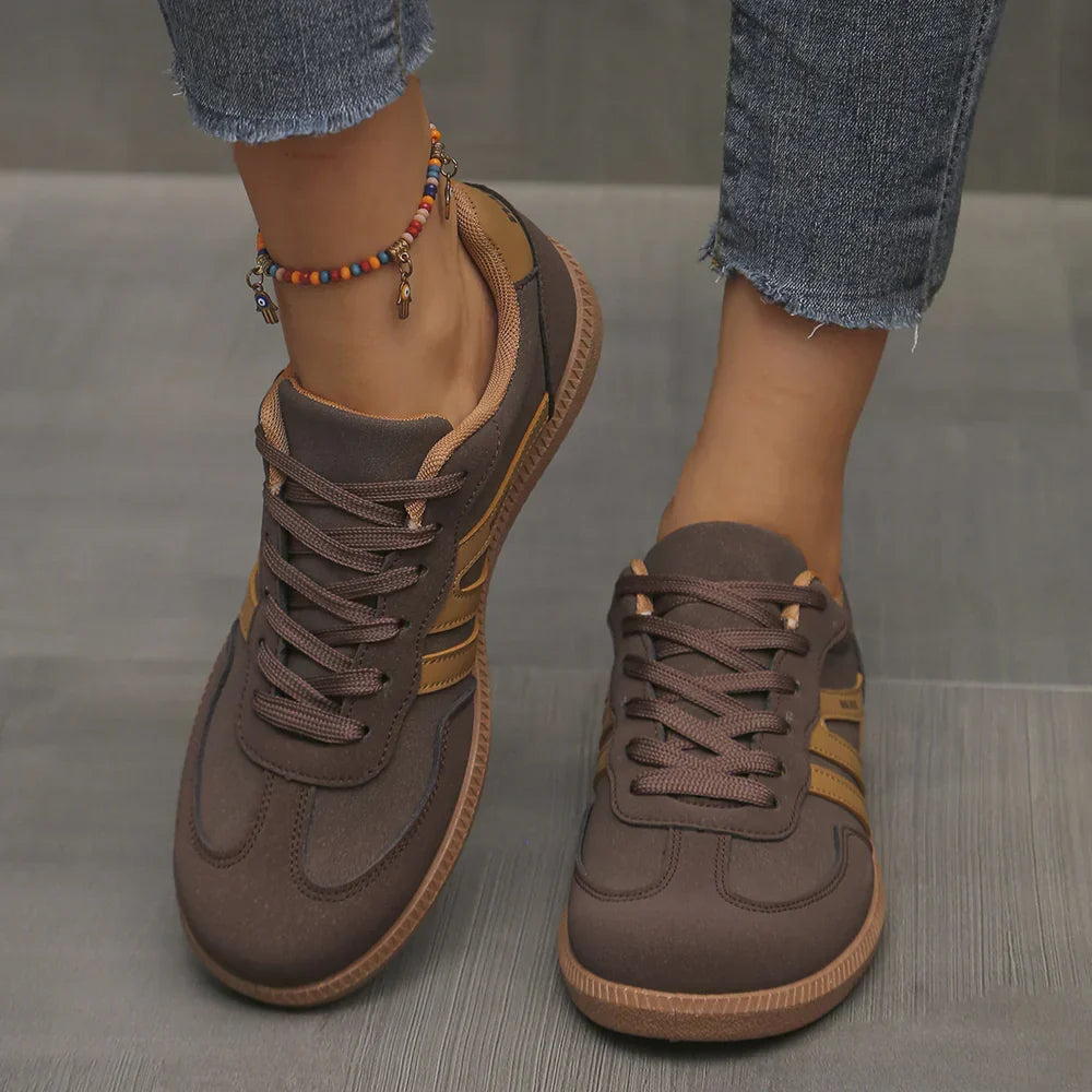 Delia | Sneakers basse con doppia banda laterale - Marrone cioccolato
