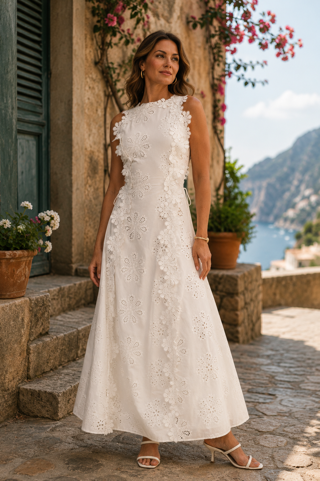 Dora, vestito lungo con fiori in rilievo, bianco
