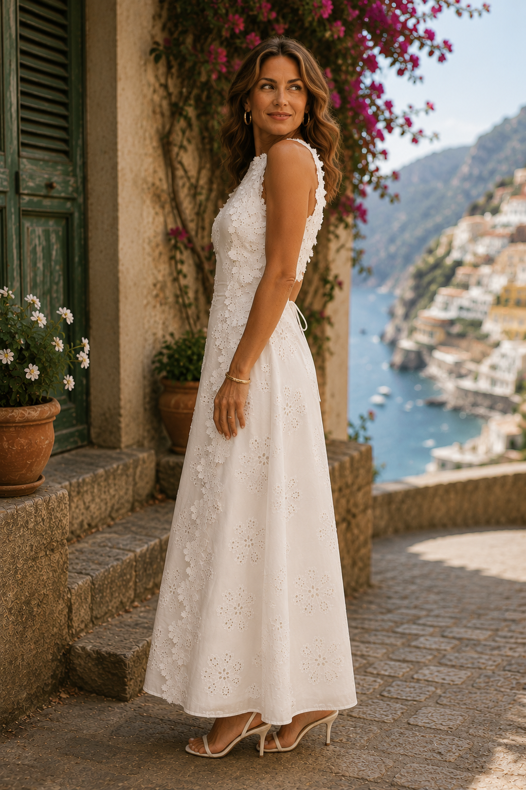 Dora, vestito lungo con fiori in rilievo, bianco