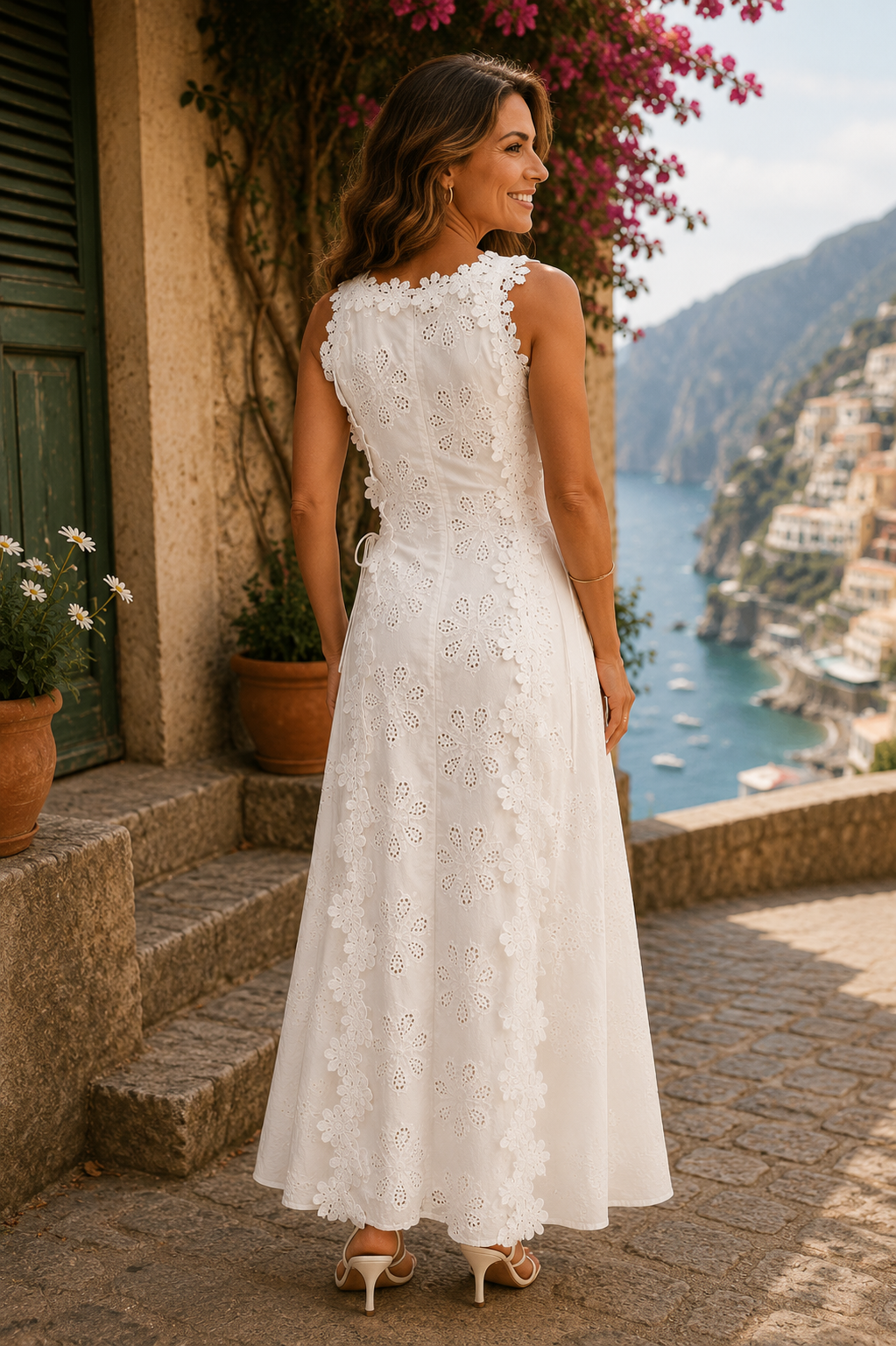 Dora, vestito lungo con fiori in rilievo, bianco