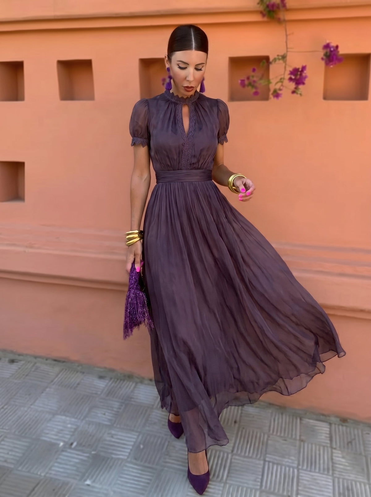 Gaetana, vestito lungo in chiffon con collo alto, melanzana