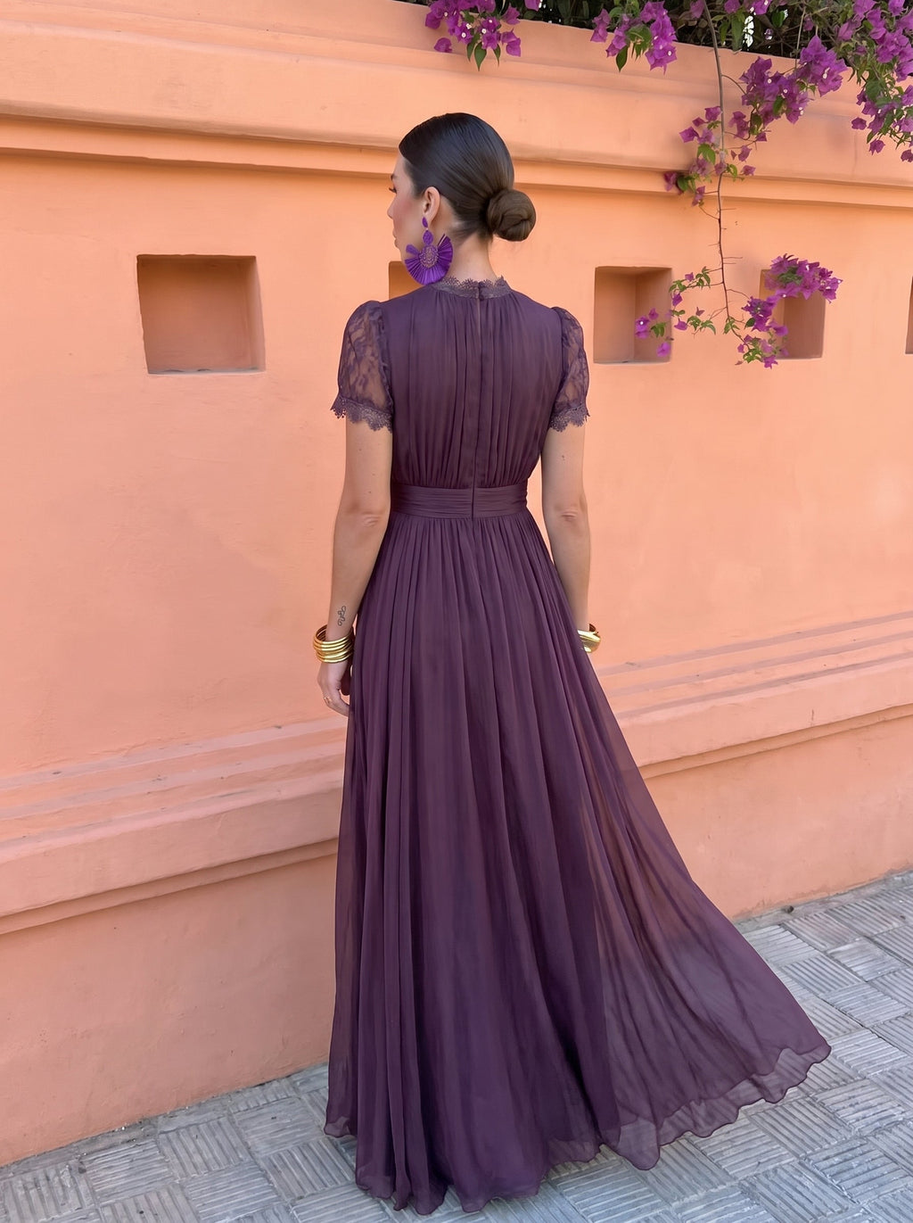 Gaetana, vestito lungo in chiffon con collo alto, melanzana