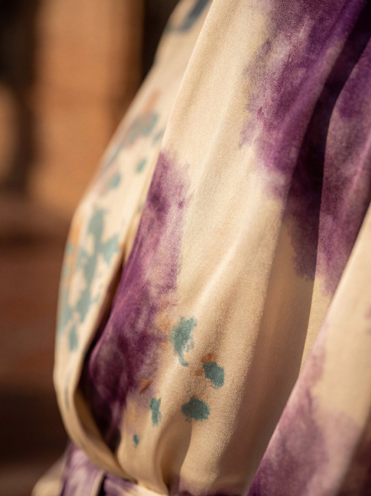 Olivia, vestito midi stampato con scollo a V e cintura, crema e viola