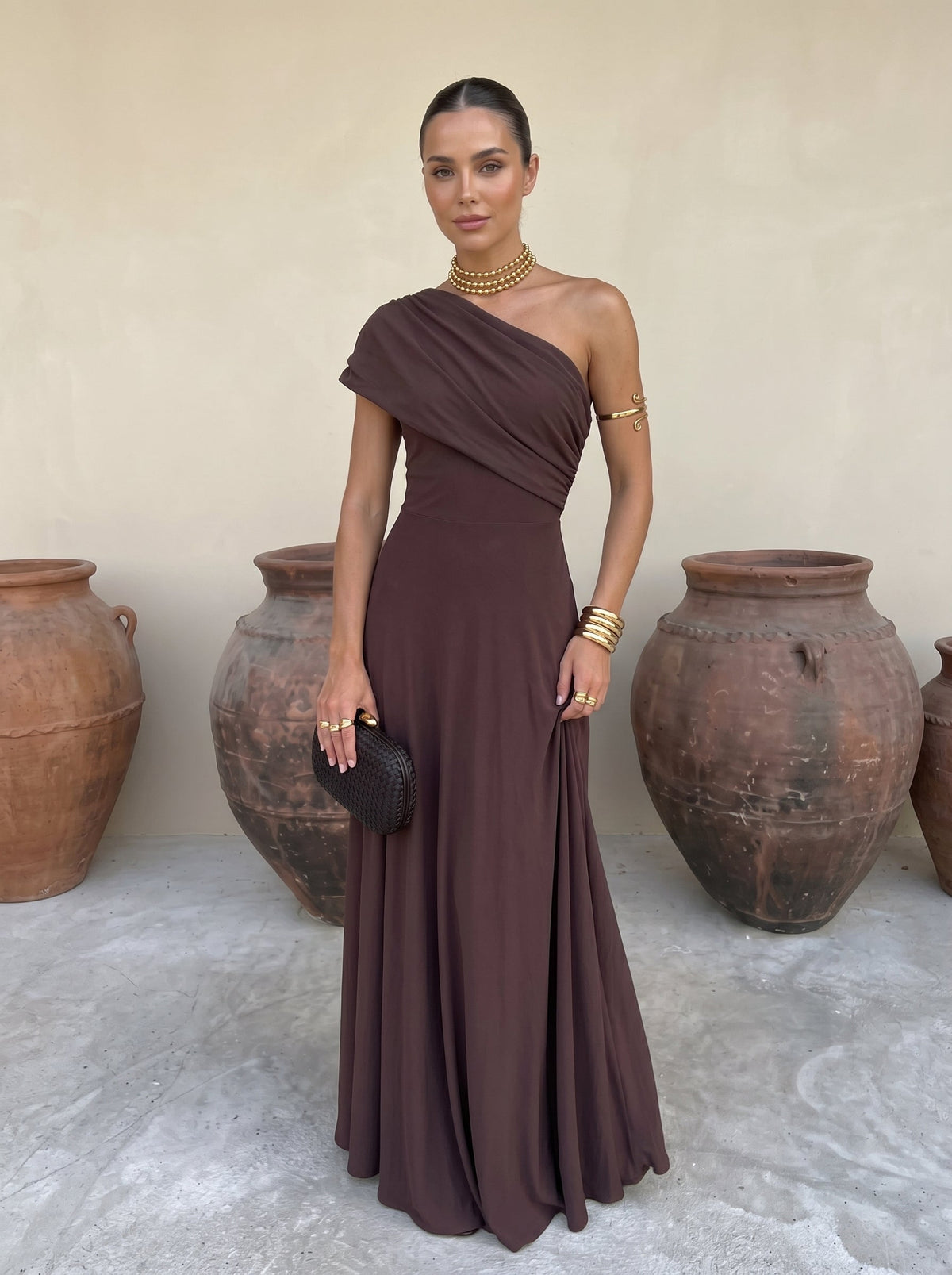 Teodora, vestito lungo drappeggiato, marrone cioccolato