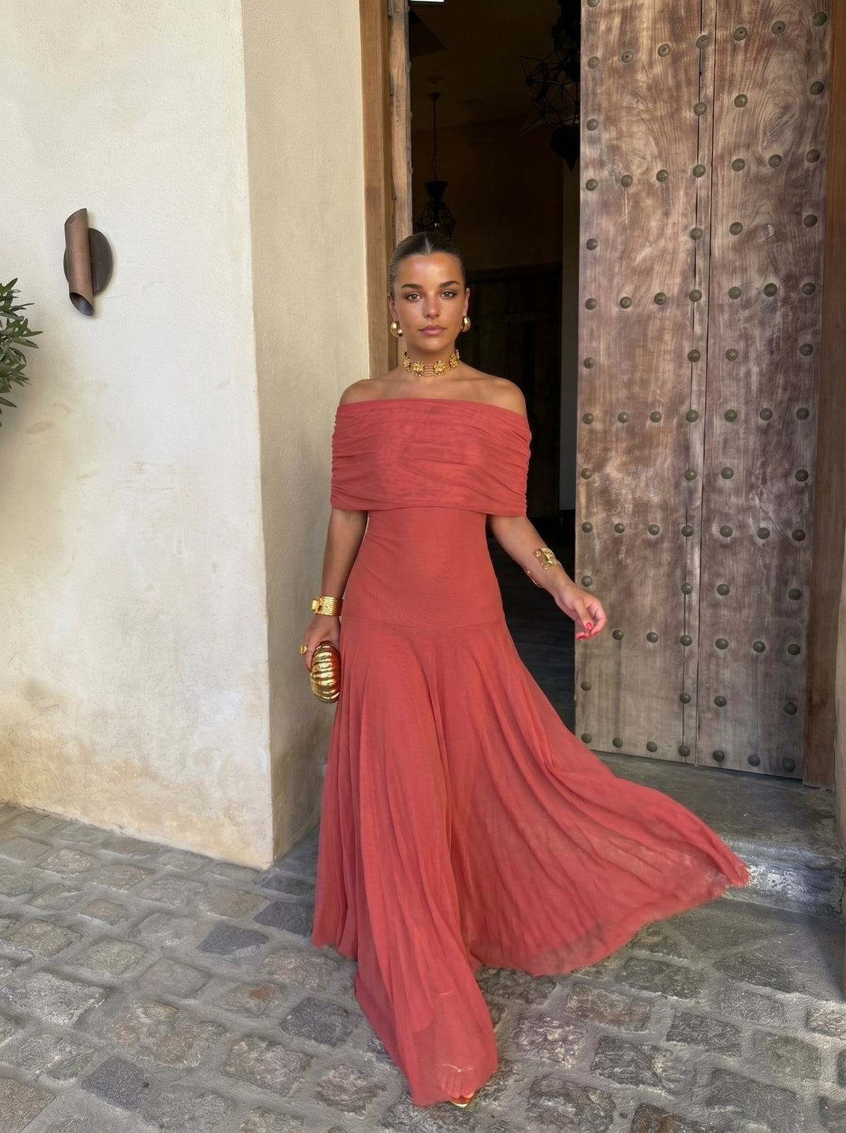 Teodora, vestito lungo drappeggiato, terracotta