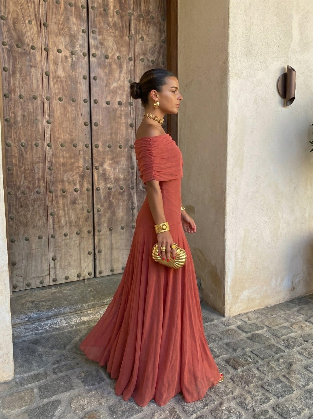 Teodora, vestito lungo drappeggiato, terracotta