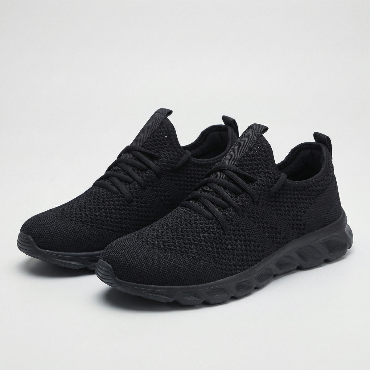 Monica | Sneakers leggere in maglia con lacci - Nero